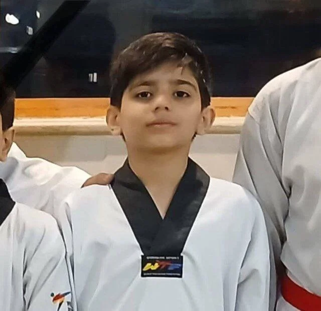 الشهيد الطفل أمير علي أميني أحد أعضاء المنتخب الوطني الايراني للناشئة