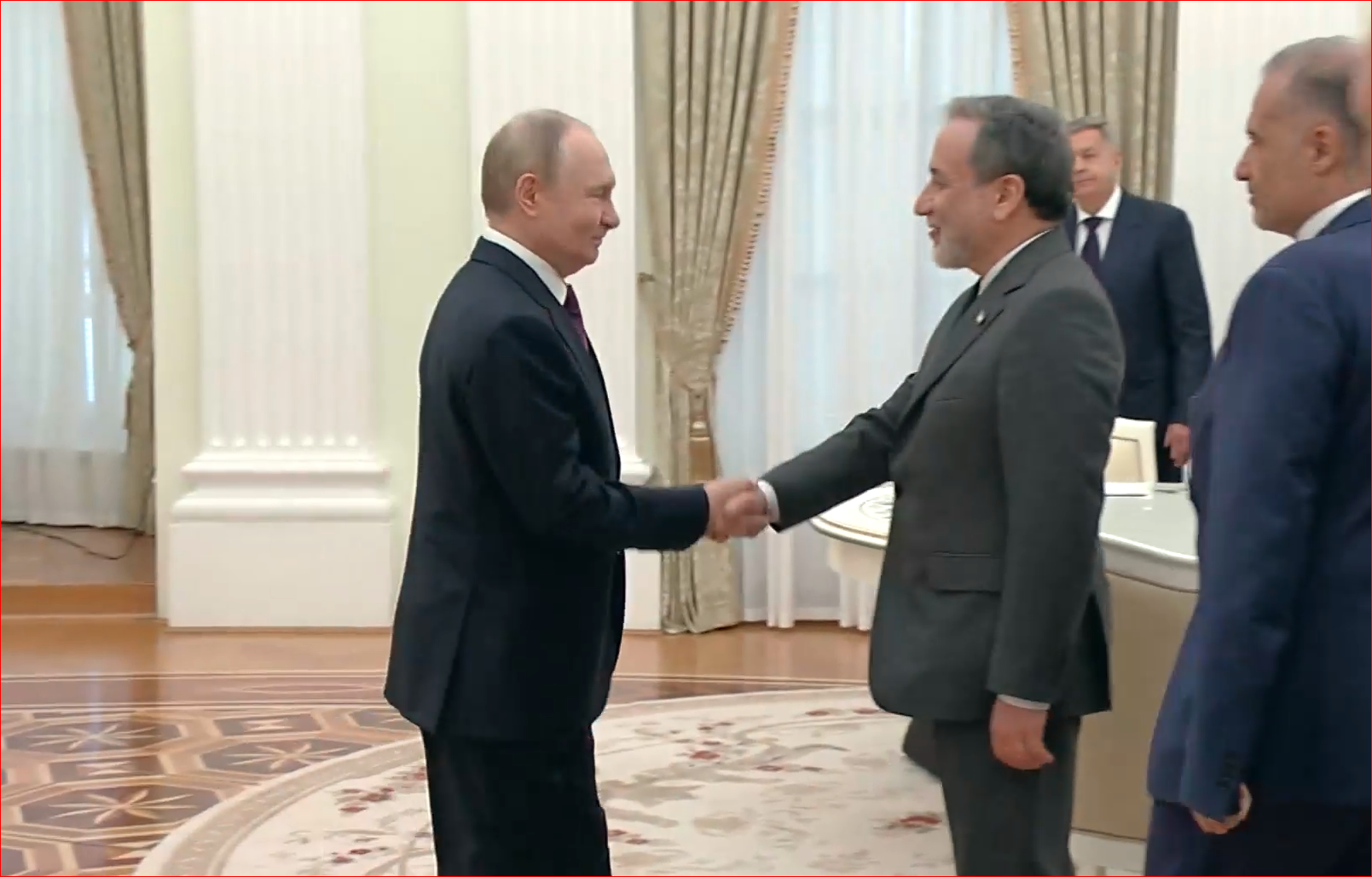 بوتين خلال استقباله وزير الخارجية الإيراني عباس عراقجي