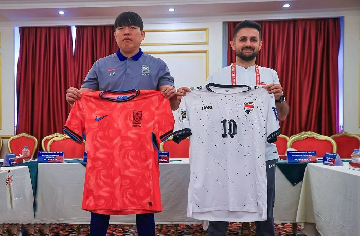 يرتدي منتخبنا الوطني الزي الأبيض