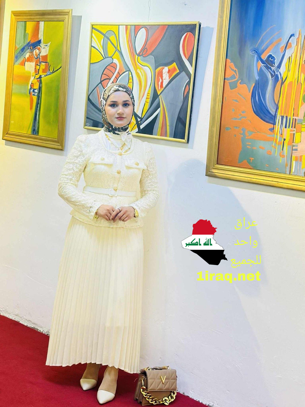 وعد حسين.. تشكيلية تمزج التجريد والرمزية في لوحاتها الفنية